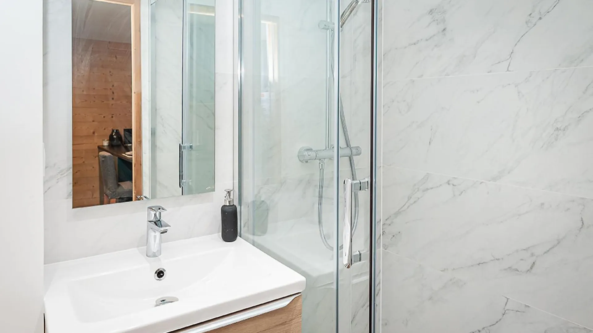 Huez - Cosy - Chaleureux - Calme - Wifi Apartment Le Bourg-d'Oisans 0*,